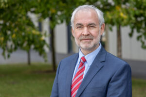 Portrait von Prof. Dr. Christoph Odenbreit, ordentlicher Professor für Stahl- und Verbundkonstruktionen Universität Luxemburg